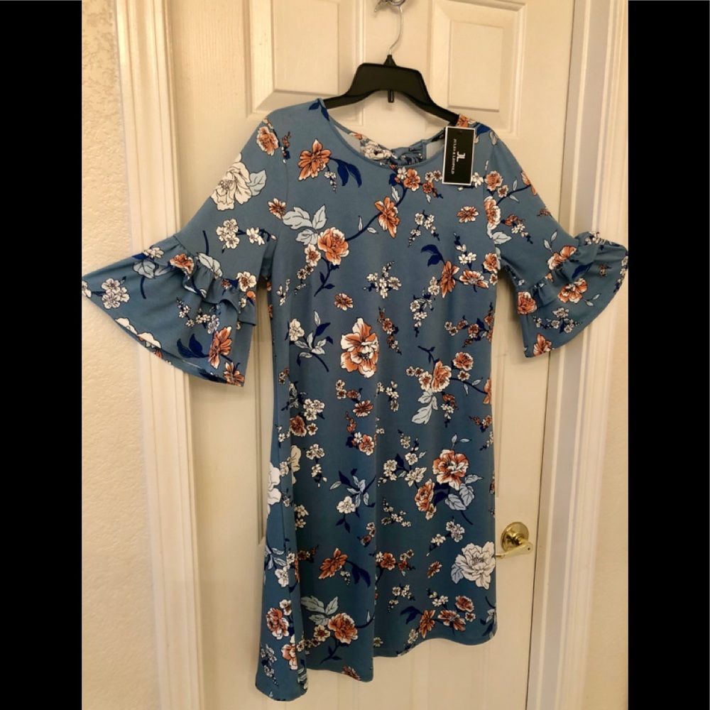 Prissy Floral Bow Tie Dress - Picture 3 of 7